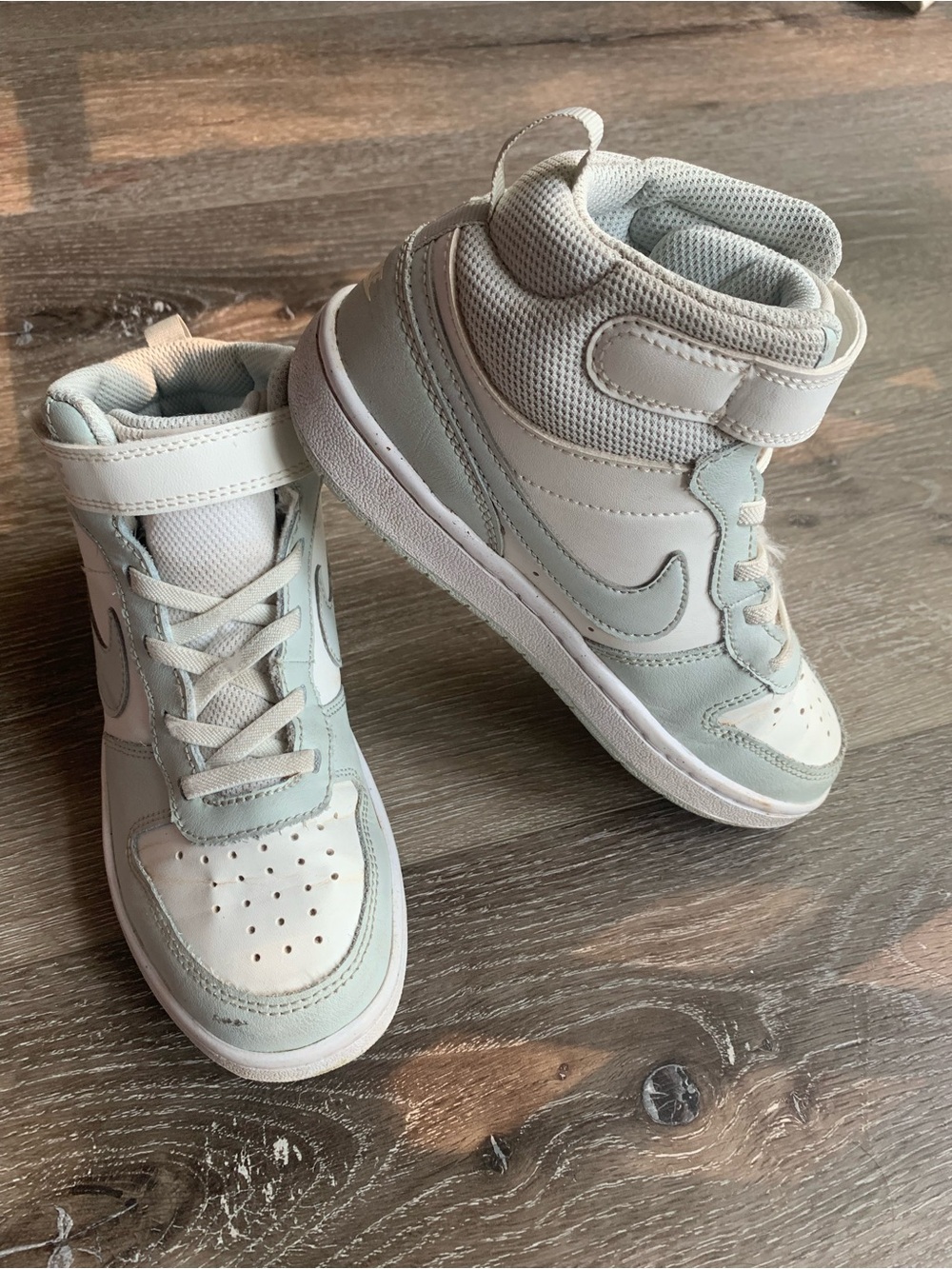 Nike Court Borough Mid 2 Kids Size 1Y Sail Light Silver White Mid Top CD7783-127